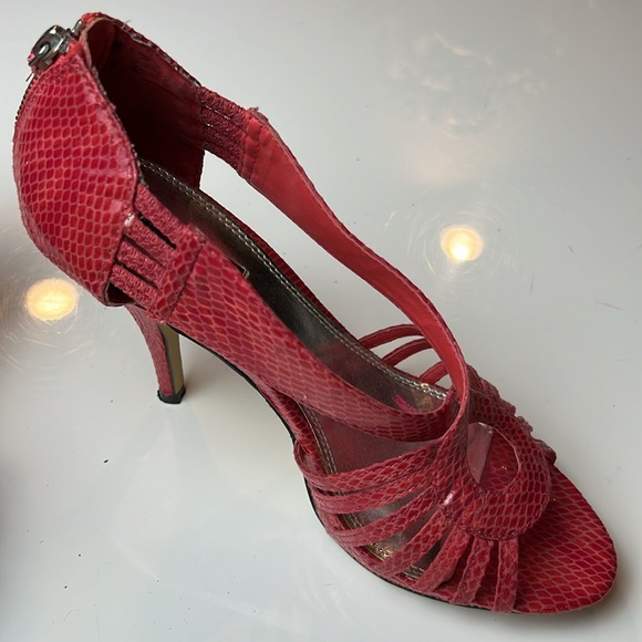 ❤️WHITE HOUSE BLSCK MARKET RED LEATHER SNAKESKIN PRINT 4.5” HEELS SIZE 7 MEDIUM - Picture 6 of 16